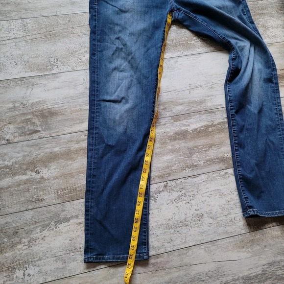 34 Heritage COURAGE Mid-Rise Straight Leg Jeans - Size 35x34 Blue Wash - Picture 7 of 7